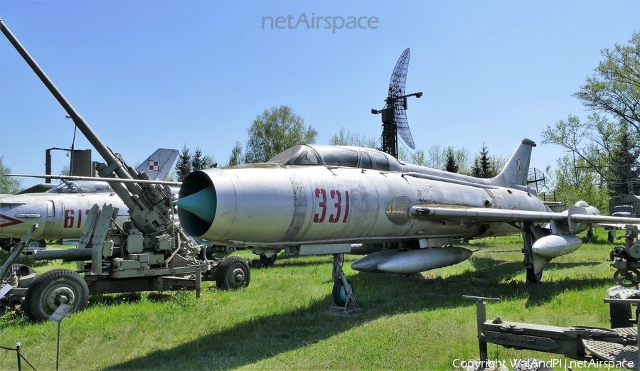 Polish Air Force (Siły Powietrzne) Sukhoi Su-7UM Moujik (331) | Photo 447036