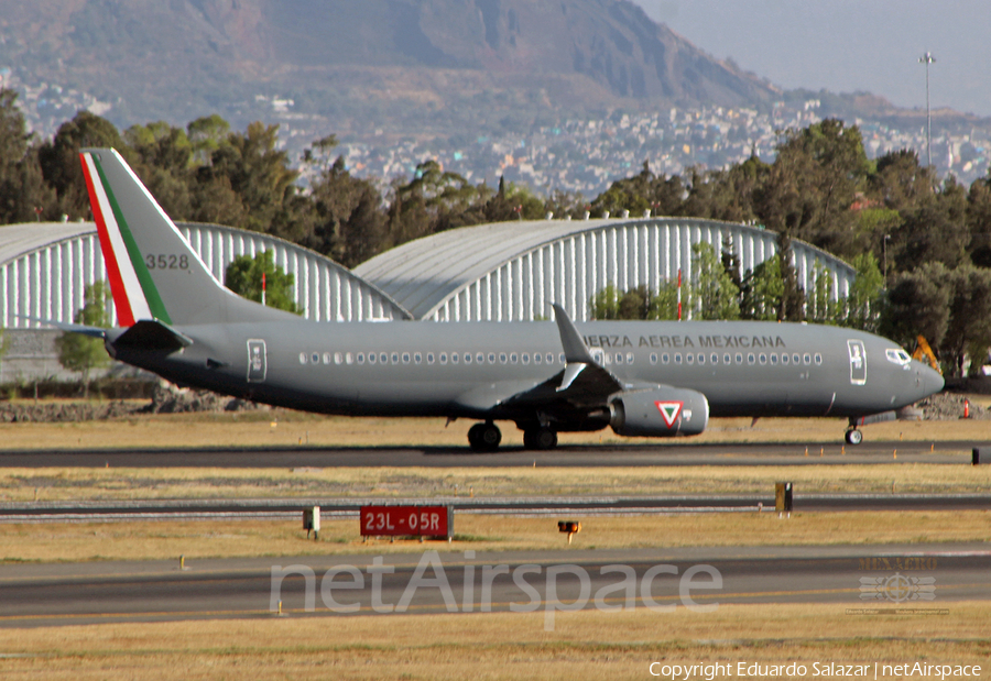 Mexican Air Force (Fuerza Aerea Mexicana) Boeing 737-8ZY (3528) | Photo 424409