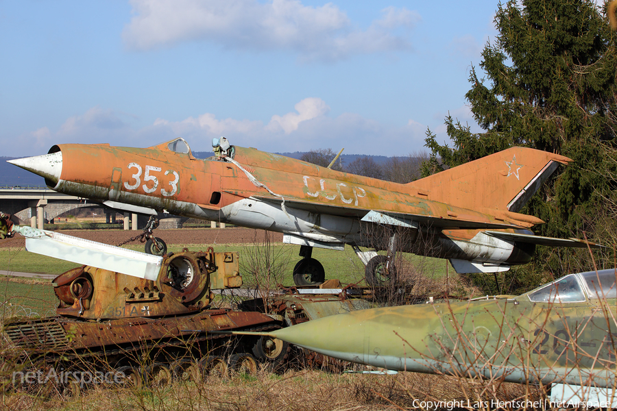 Soviet Union Air Force Mikoyan-Gurevich MiG-21SPS Fishbed-F (353) | Photo 67756