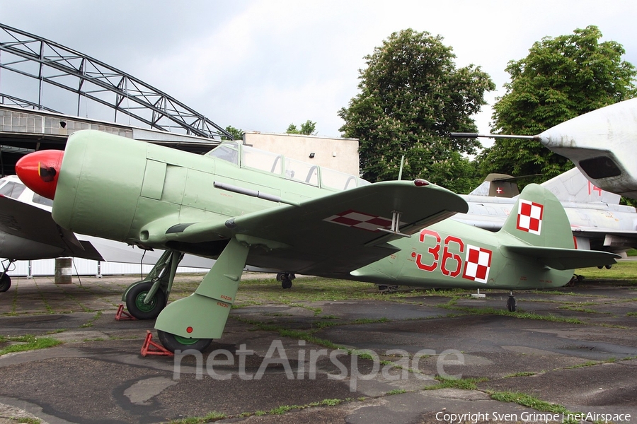 Polish Air Force (Siły Powietrzne) Let C-11 (Yak-11) Moose (36) | Photo 329747