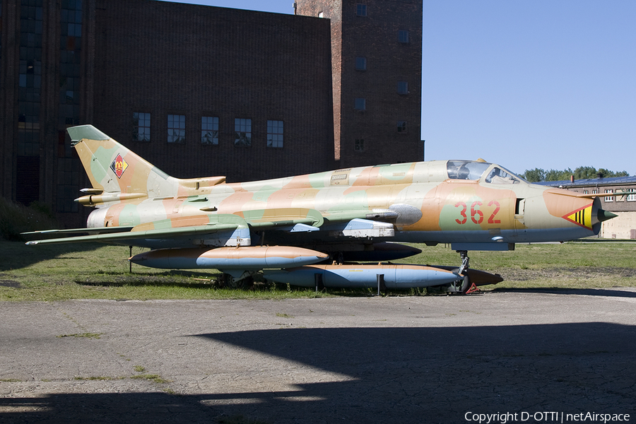 East German Air Force Sukhoi Su-22M4 Fitter-K (362) | Photo 267516