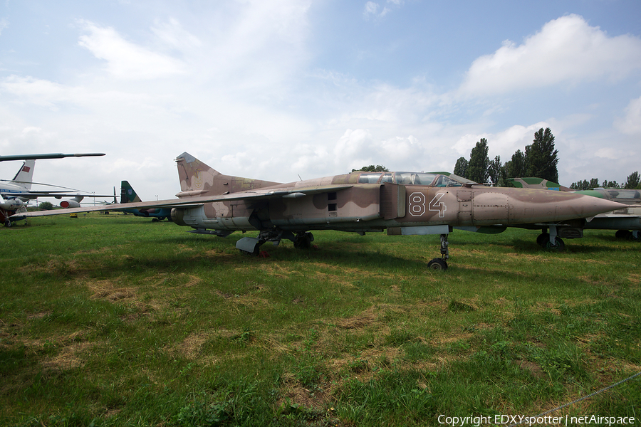 Ukrainian Air Force Mikoyan-Gurevich MiG-23UB Flogger-C (84 WHITE) | Photo 324262