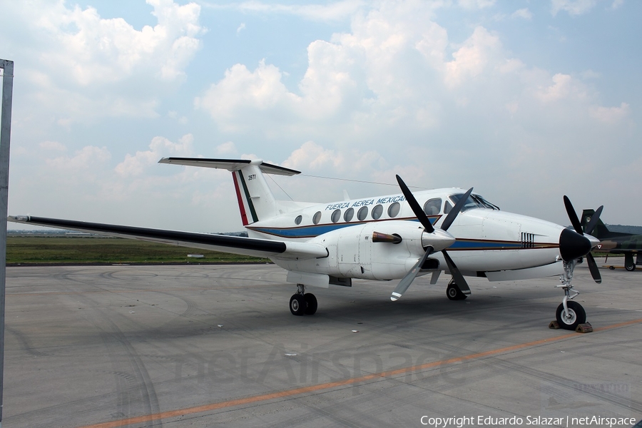 Mexican Air Force (Fuerza Aerea Mexicana) Beech King Air B300 (3971) | Photo 96939