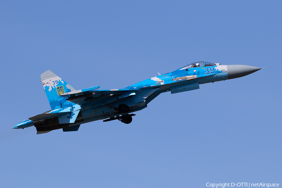 Ukrainian Air Force Sukhoi Su-27P Flanker B (39 BLUE) | Photo 348149