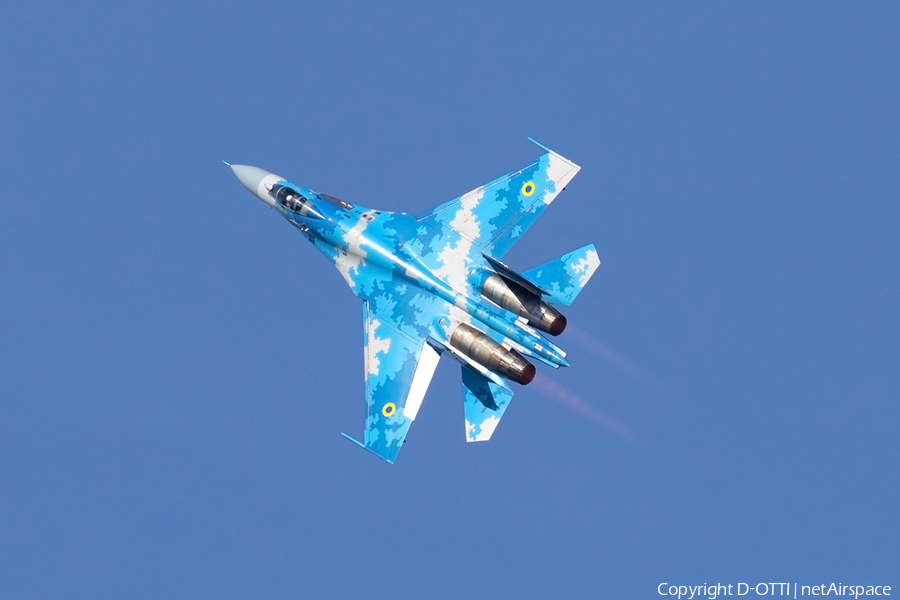 Ukrainian Air Force Sukhoi Su-27P Flanker B (39 BLUE) | Photo 348316