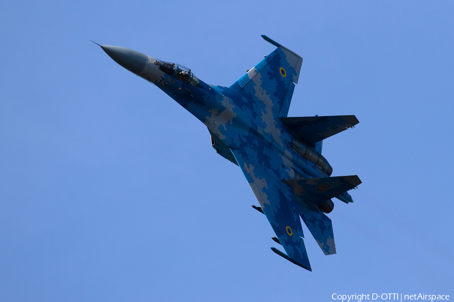 Ukrainian Air Force Sukhoi Su-27P Flanker B (39 BLUE) | Photo 348320