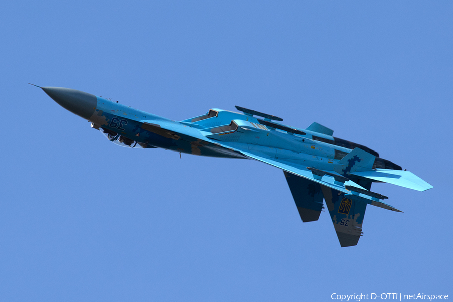 Ukrainian Air Force Sukhoi Su-27P Flanker B (39 BLUE) | Photo 348321