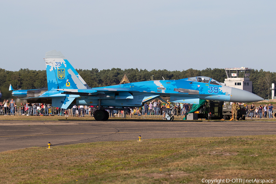 Ukrainian Air Force Sukhoi Su-27P Flanker B (39 BLUE) | Photo 348324