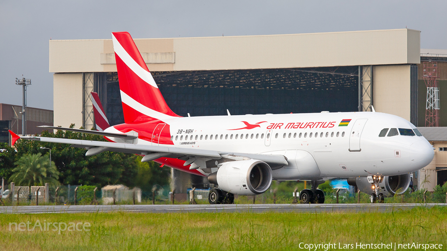 Air Mauritius Airbus A319-112 (3B-NBH) | Photo 425097