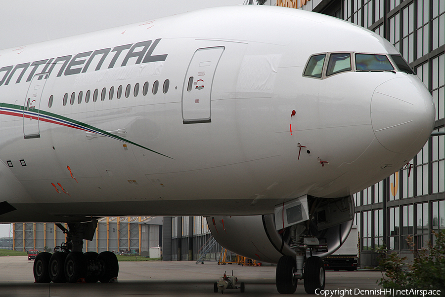CEIBA Intercontinental Boeing 777-2FB(LR) (3C-LLS) | Photo 412703