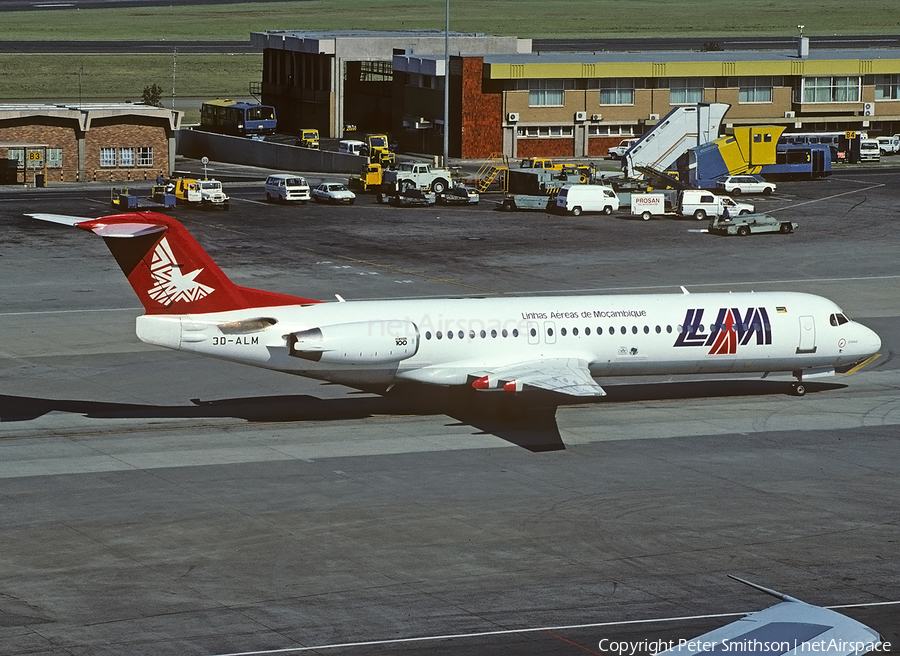 LAM - Linhas Aereas de Mocambique Fokker 100 (3D-ALM) | Photo 401813