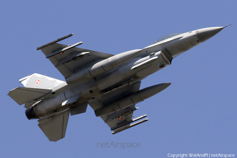Polish Air Force (Siły Powietrzne) General Dynamics F-16D Fighting Falcon (4040) | Photo 637033