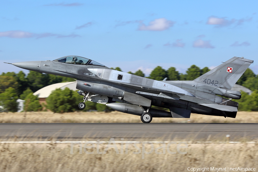 Polish Air Force (Siły Powietrzne) General Dynamics F-16CJ Fighting Falcon (4042) | Photo 131680