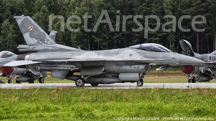 Polish Air Force (Siły Powietrzne) General Dynamics F-16CJ Fighting Falcon (4042) | Photo 590597