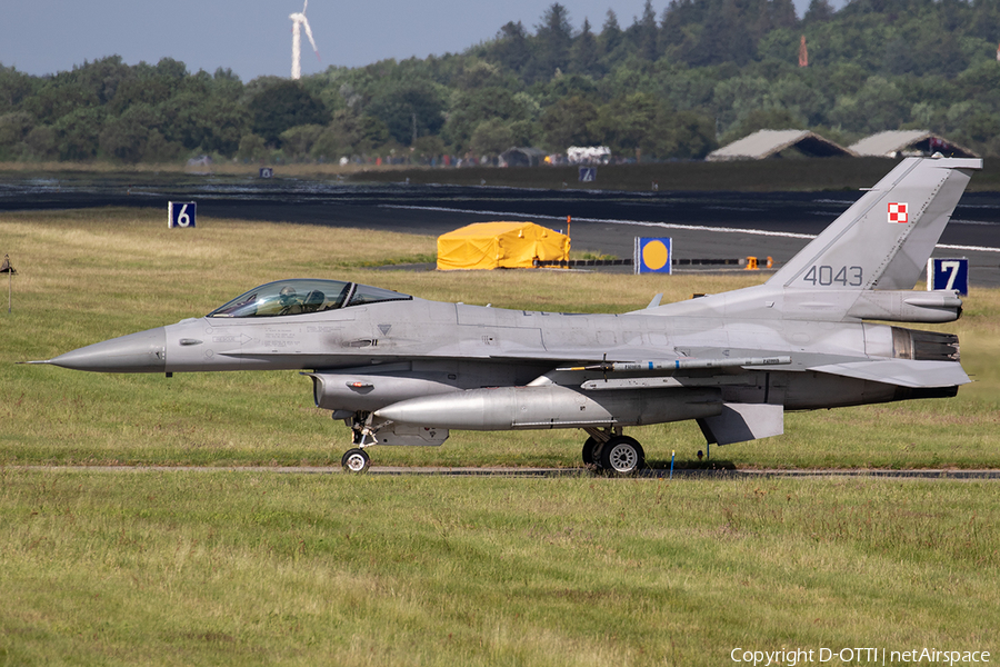 Polish Air Force (Siły Powietrzne) General Dynamics F-16C Fighting Falcon (4043) | Photo 626744