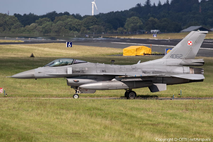 Polish Air Force (Siły Powietrzne) General Dynamics F-16C Fighting Falcon (4062) | Photo 626742