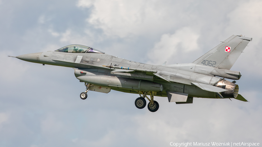 Polish Air Force (Siły Powietrzne) General Dynamics F-16C Fighting Falcon (4062) | Photo 653056