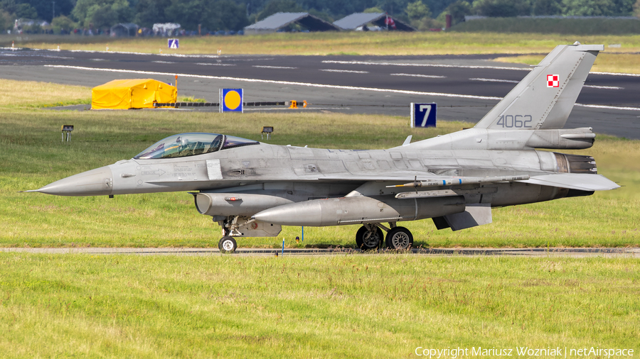 Polish Air Force (Siły Powietrzne) General Dynamics F-16C Fighting Falcon (4062) | Photo 653057