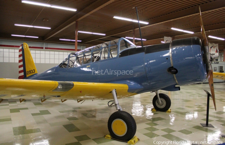 United States Army Air Force Vultee BT-13A Valiant (41-21933) | Photo 304335