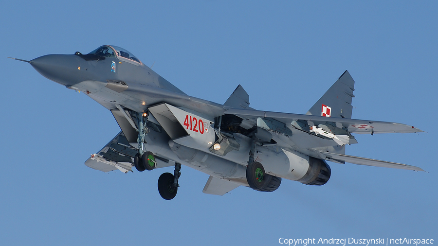 Polish Air Force (Siły Powietrzne) Mikoyan-Gurevich MiG-29G Fulcrum (4120) | Photo 23379