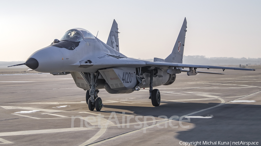 Polish Air Force (Siły Powietrzne) Mikoyan-Gurevich MiG-29G Fulcrum (4120) | Photo 299019