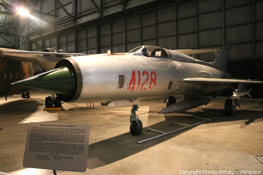 Soviet Union Air Force Mikoyan-Gurevich MiG-21PF Fishbed-D (4128 RED) | Photo 464512