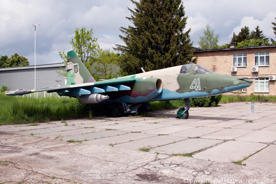Ukrainian Air Force Sukhoi Su-25 Frogfoot A (41 WHITE) | Photo 502597