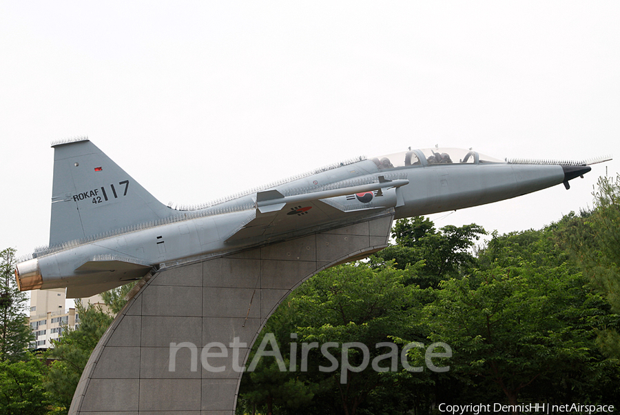 Republic of Korea Air Force Northrop F-5B Freedom Fighter (42-117) | Photo 334024