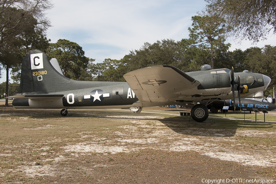 United States Army Air Force Boeing B-17F Flying Fortress (42-30180) | Photo 535023