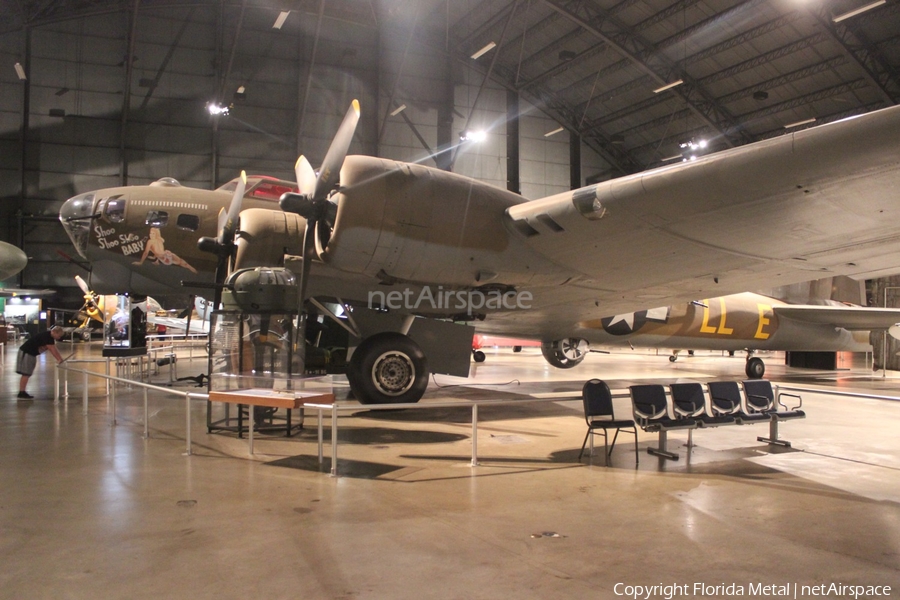 United States Army Air Force Boeing B-17G Flying Fortress (42-32076) | Photo 322892