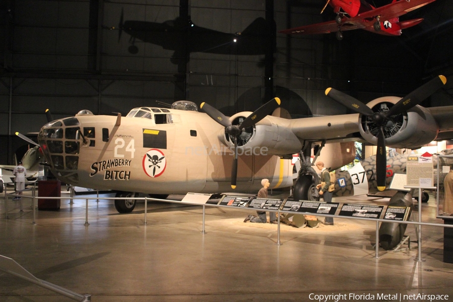 United States Army Air Force Consolidated B-24D Liberator (42-72843) | Photo 322900