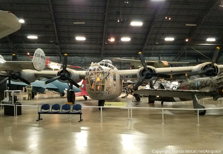 United States Army Air Force Consolidated B-24D Liberator (42-72843) | Photo 453916
