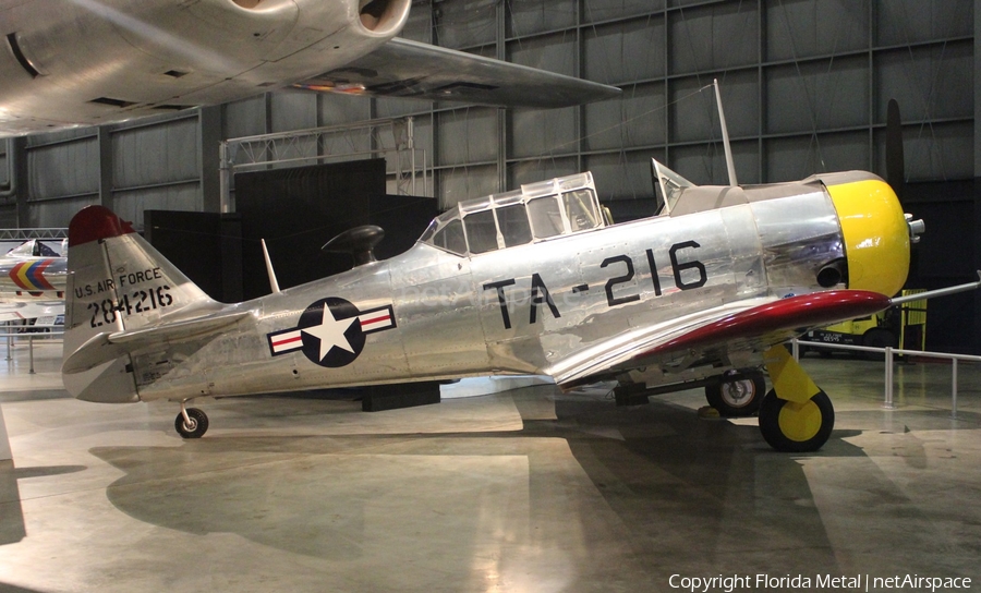 United States Air Force North American AT-6D Texan (42-84216) | Photo 322904