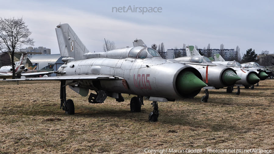 Polish Air Force (Siły Powietrzne) Mikoyan-Gurevich MiG-21PFM Fishbed-D (4205) | Photo 378024