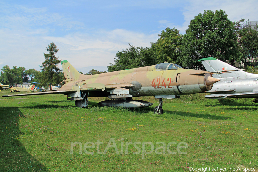 Polish Air Force (Siły Powietrzne) Sukhoi Su-20 Fitter-C (4242) | Photo 653271