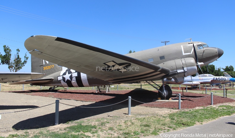 United States Army Air Force Douglas C-47A Skytrain (43-15977) | Photo 304910