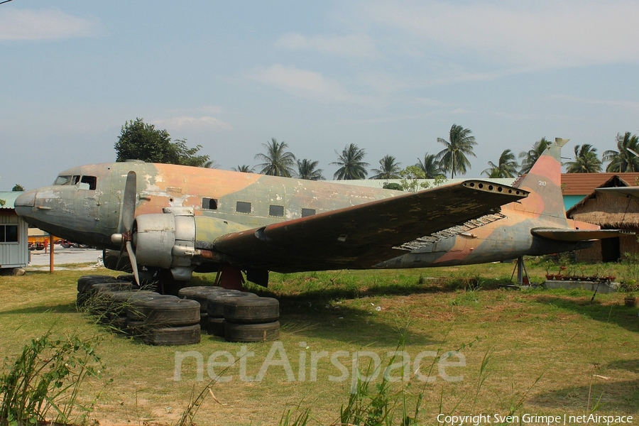 Royal Thai Air Force Douglas VC-47B Skytrain (L2-41/18) | Photo 11170