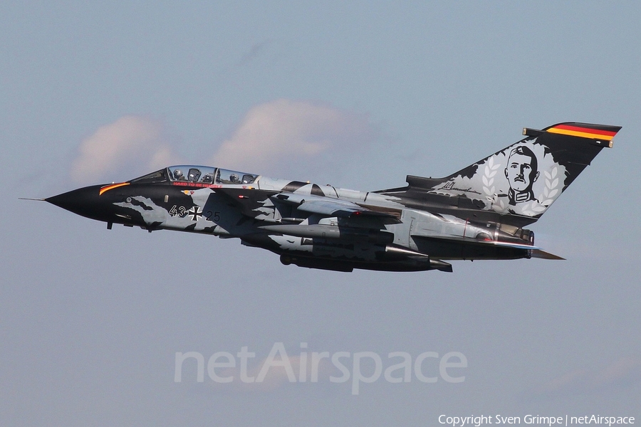 German Air Force (Luftwaffe) Panavia Tornado IDS (4325) | Photo 330238