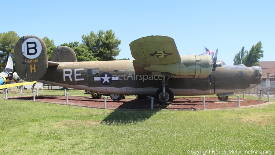 United States Army Air Force Consolidated B-24M Liberator (44-41916) | Photo 326183