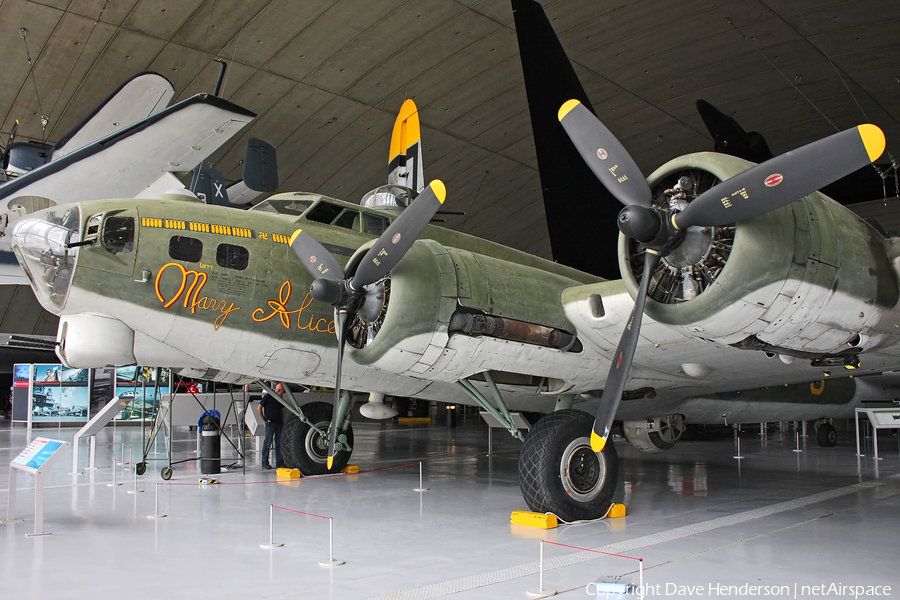 United States Army Air Force Boeing B-17G Flying Fortress (44-83735) | Photo 3219