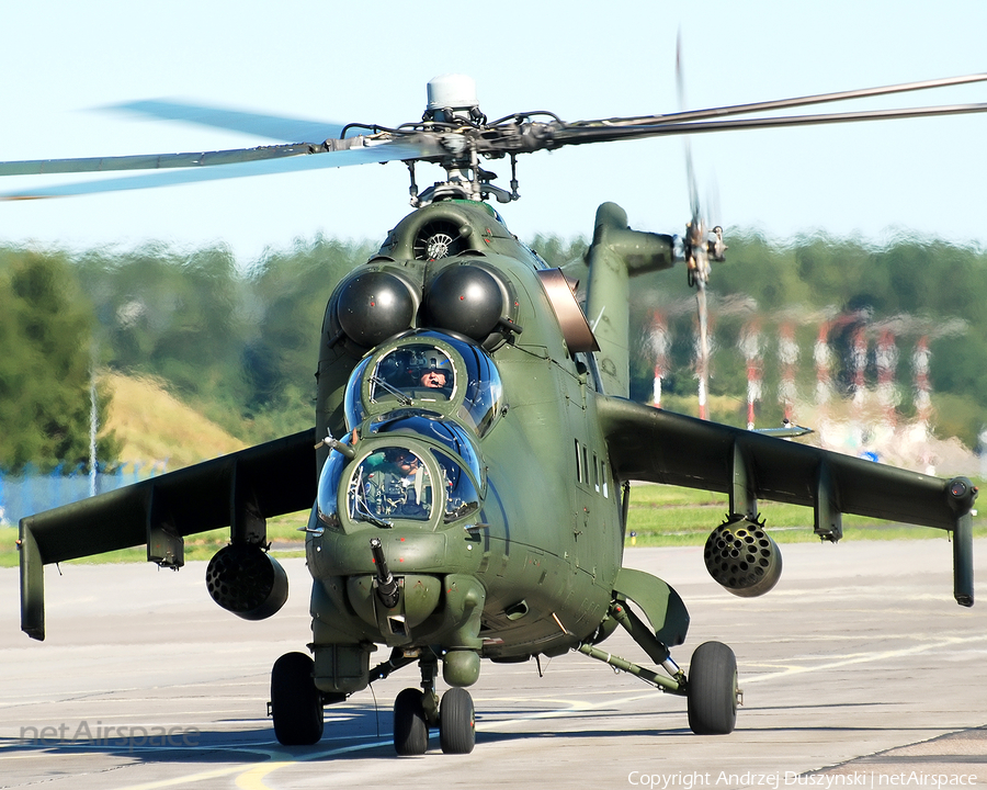 Polish Air Force (Siły Powietrzne) Mil Mi-24D Hind-D (461) | Photo 307427