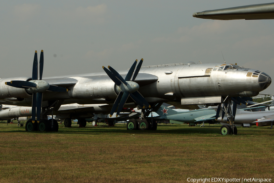 Soviet Union Air Force Tupolev Tu-95LL (4807 BLACK) | Photo 345312