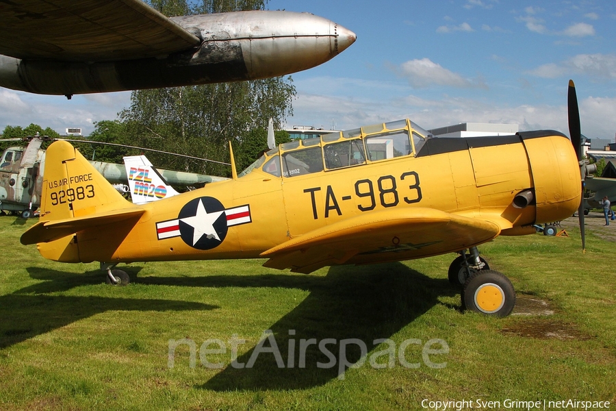 United States Air Force North American T-6G Texan (49-2983) | Photo 331814