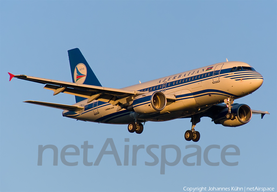 Azerbaijan Airlines Airbus A319-111 (4K-AZ04) | Photo 132144