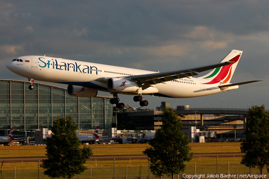 SriLankan Airlines Airbus A330-343E (4R-ALP) | Photo 187371