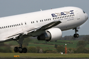 El Al Israel Airlines Boeing 767-3Q8(ER) (4X-EAK) at  London - Luton, United Kingdom