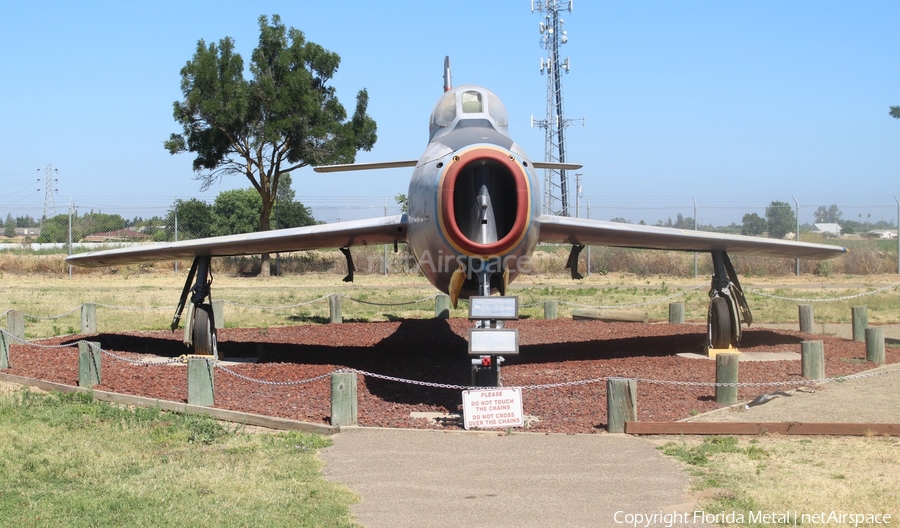 United States Air Force Republic F-84F Thunderstreak (51-9433) | Photo 326264