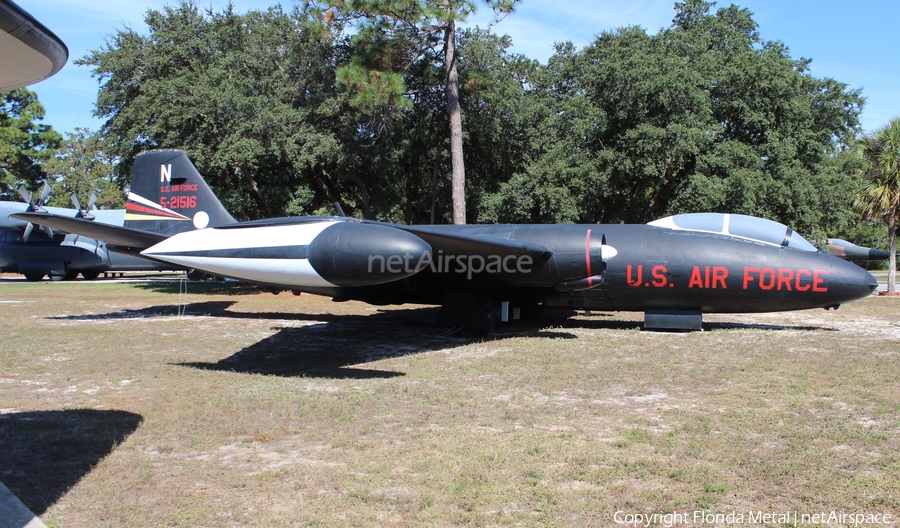 United States Air Force Martin EB-57B Canberra (52-1516) | Photo 322996