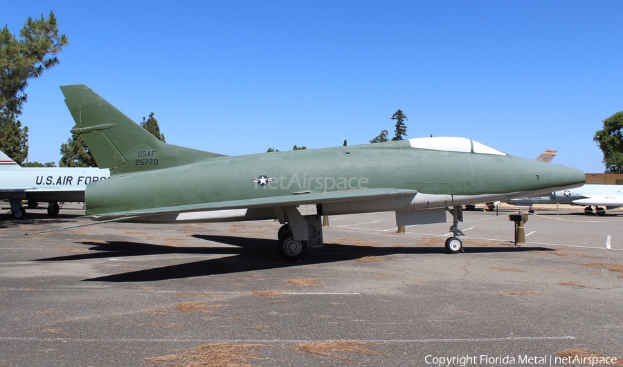 United States Air Force North American F-100 Super Sabre (52-5770) | Photo 305314