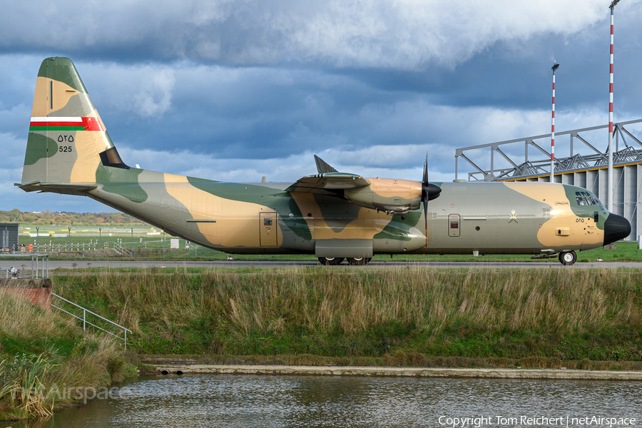 Royal Air Force of Oman Lockheed Martin C-130J-30 Super Hercules (525) | Photo 535078